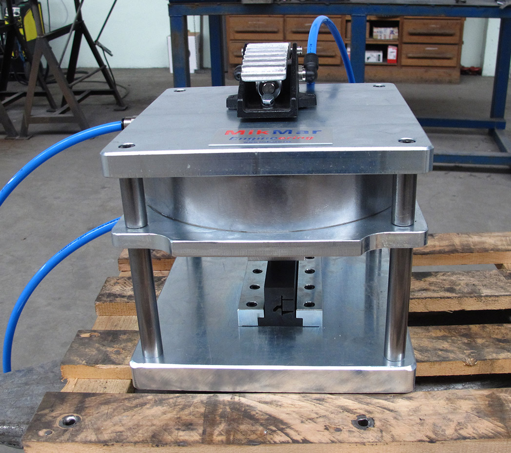 PRENSA NEUMÁTICA CORTE DE PERFILES