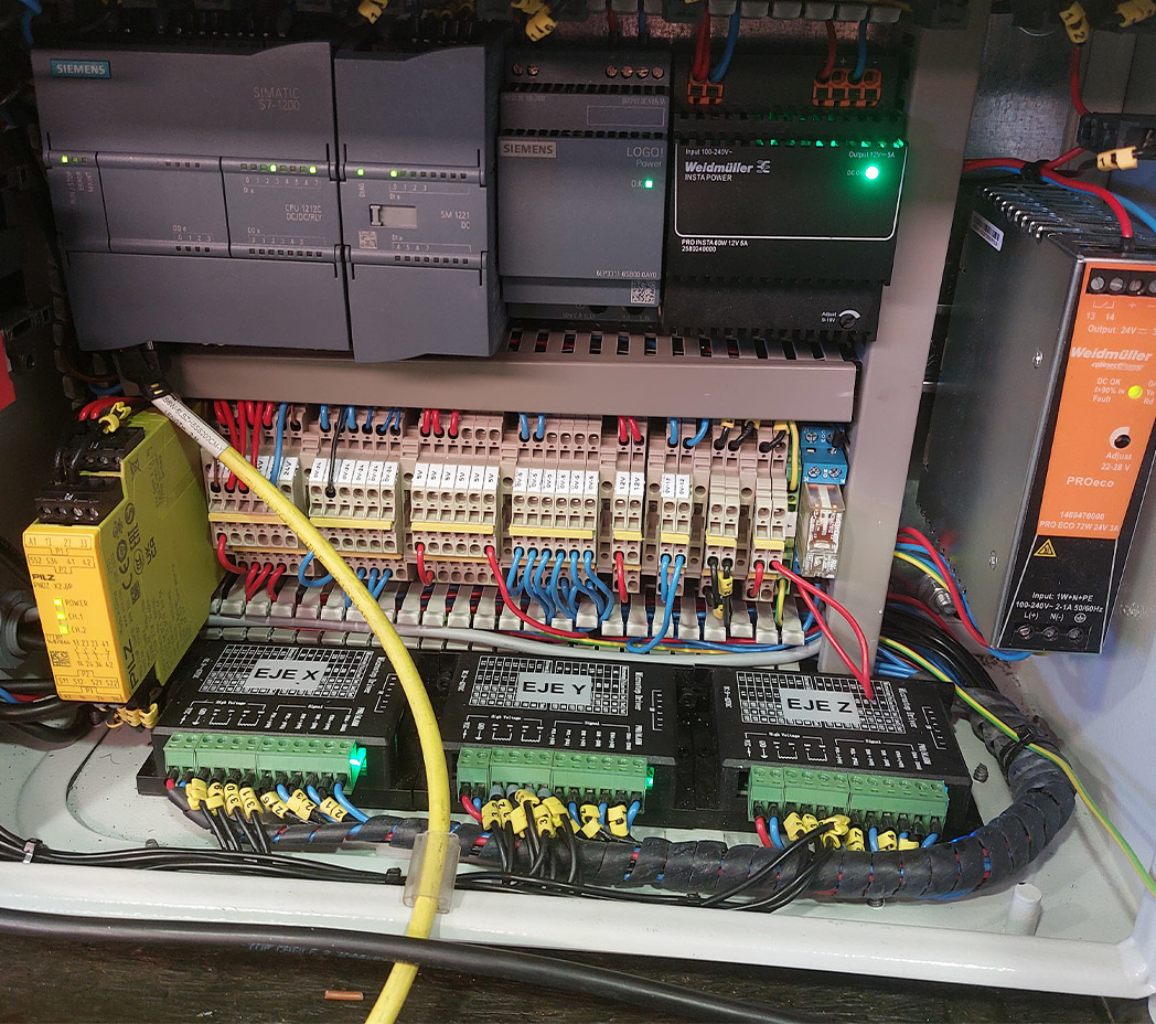 AUTÓMATA Y DRIVERS DE EJES ELÉCTRICOS