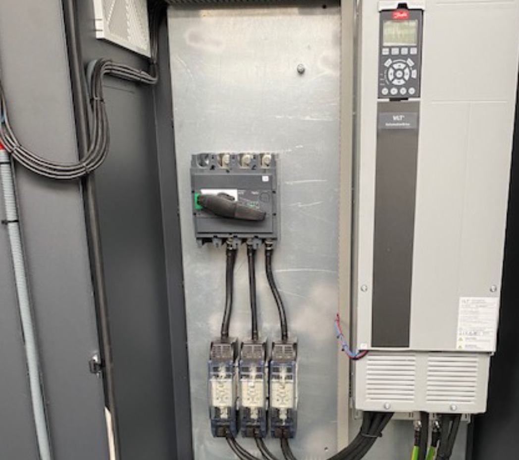 SISTEMA Y MONTAJE ELÉCTRICO #3